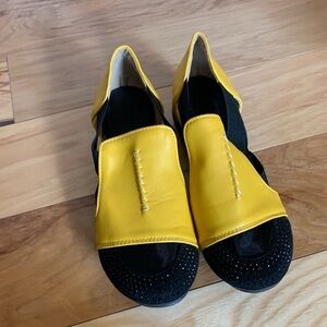 Mjs skull and crossbones slip ons. Size 8